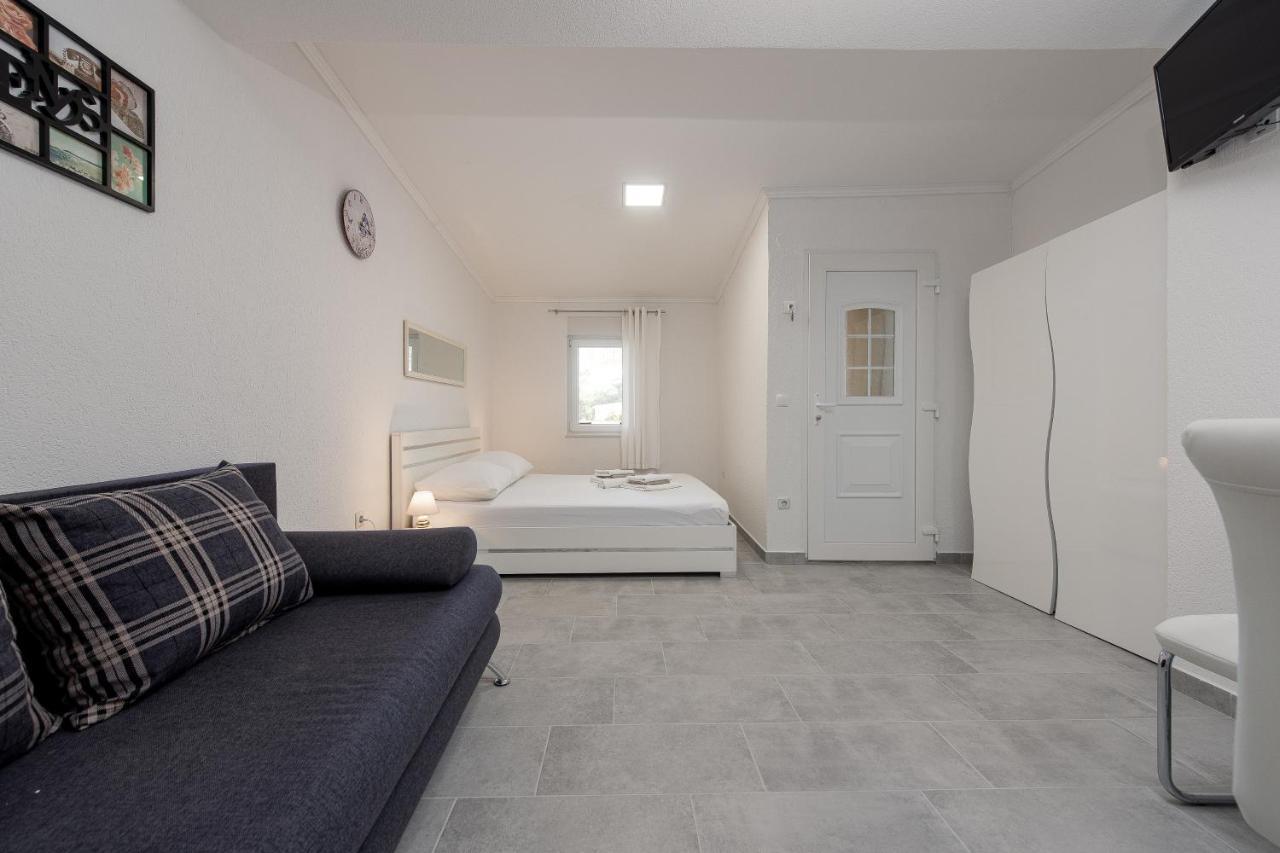 Villa Karmen - Poolhouse Vir Eksteriør bilde